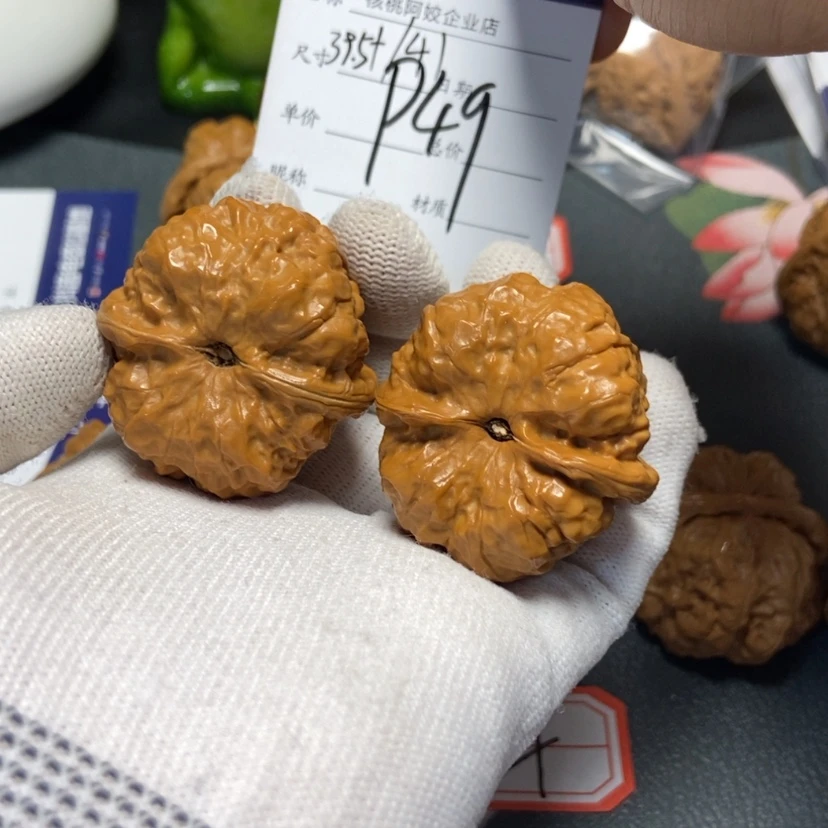 【闪购商品】文玩核桃把件今****帅