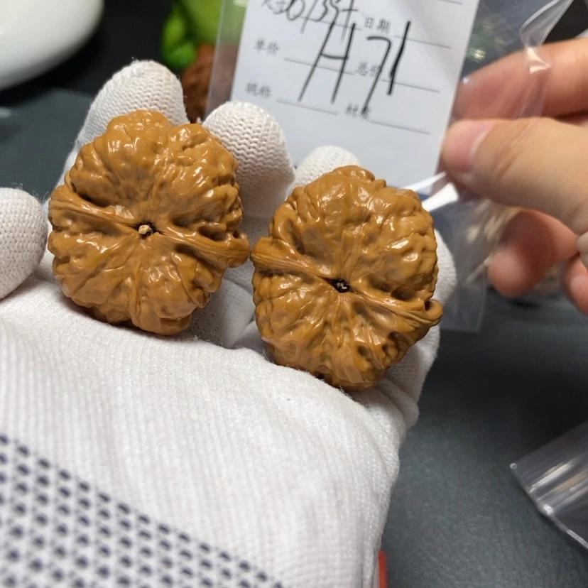 【闪购商品】文玩核桃把件腾****C