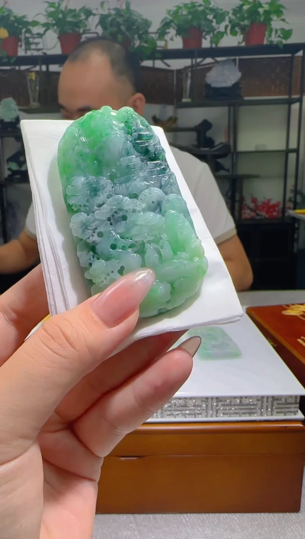 【闪购商品】翡翠颈饰未镶嵌天然翡翠A货吊坠