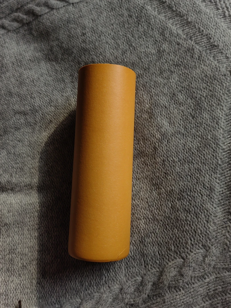 纯保定瓷皮葫芦筒子，微瑕疵。直径4.7公分，长度14公分