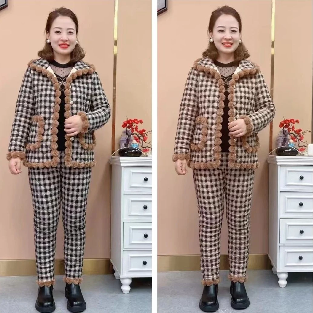 中老年女冬装格子加绒加厚棉袄保暖两件套高档妈妈装棉衣棉裤套装