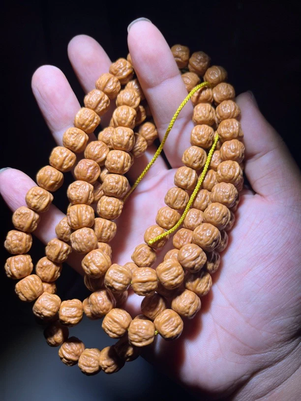 猴头核桃雕刻，金蟾蛤蟆头108脖挂，深雕工艺，尺寸11左右