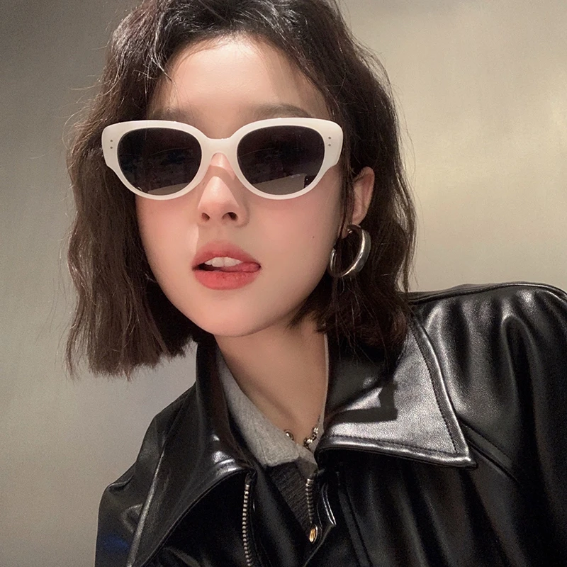 王嘉尔同款墨镜女高级感眼镜猫眼复古太阳镜白色防紫外线潮新款