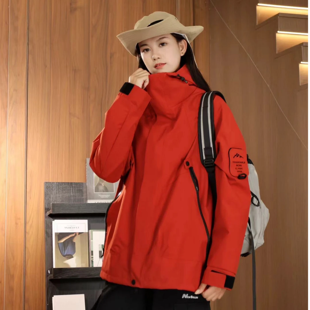 秋冬季新款爆款朱雀红户外冲锋衣三合一两件套防水登山服休闲连帽