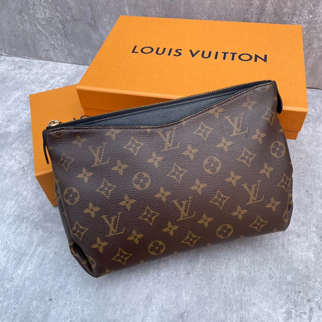 95新 LouisVuitton/路易威登 AR207