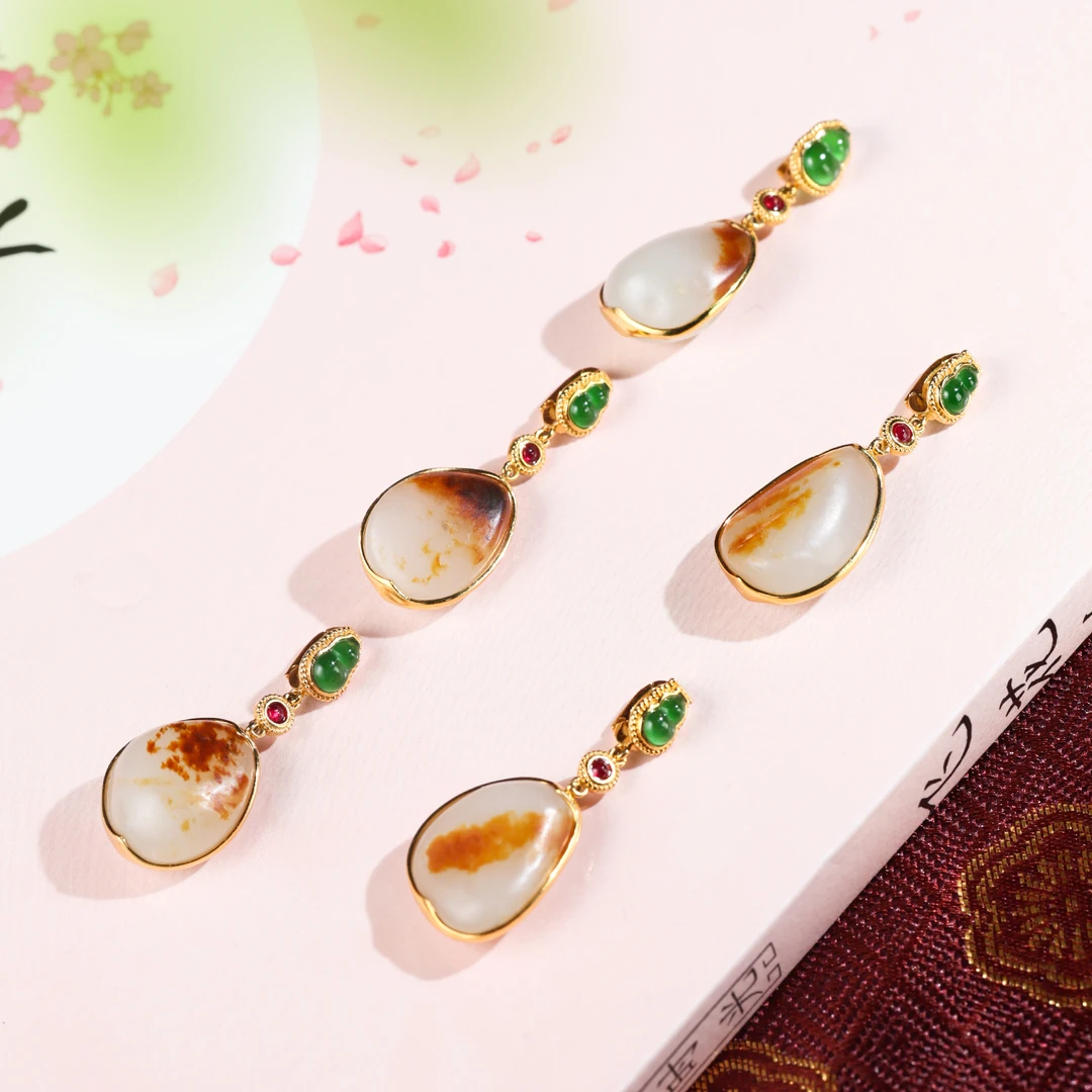 白玉世家18K金和田玉吊坠(多样性发其一）春日上新礼物和田玉玉石