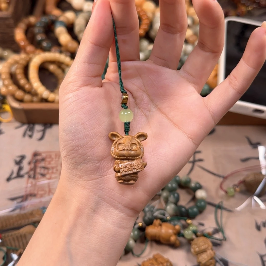 【闪购商品】白玉菩提手串绿檀兔子