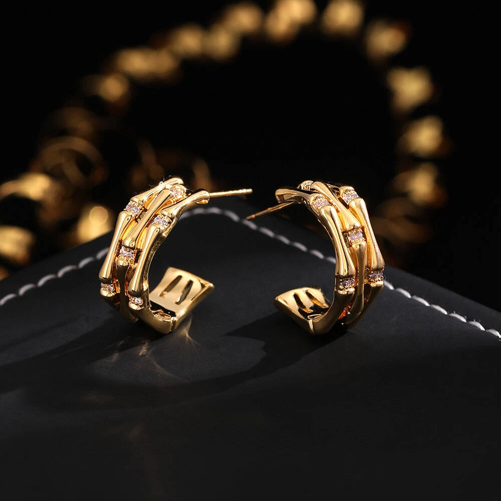 铜合金合成锆石耳饰 《货号6393》简约竹节C圈耳环