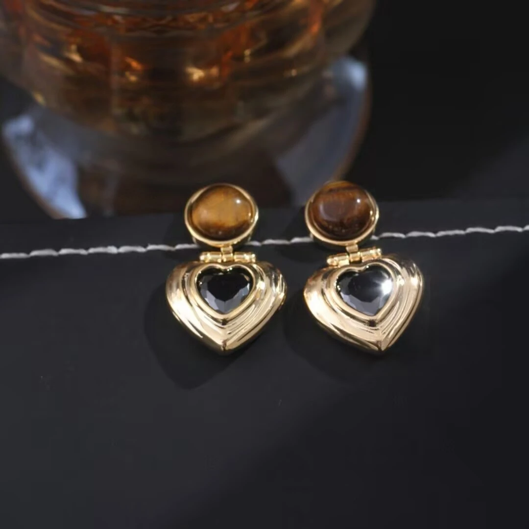 铜合金耳饰 《货号8180》 秋冬美拉德桃心耳环