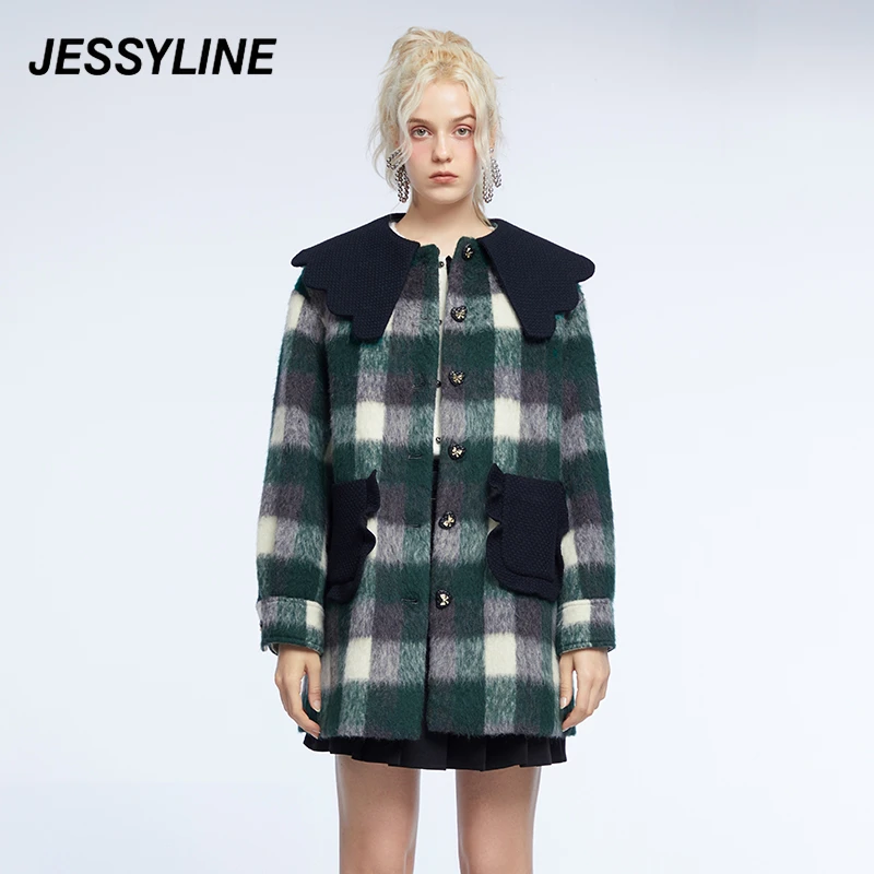 jessyline冬季新款 杰茜莱娃娃领格子毛呢外套时尚宽松 245107486