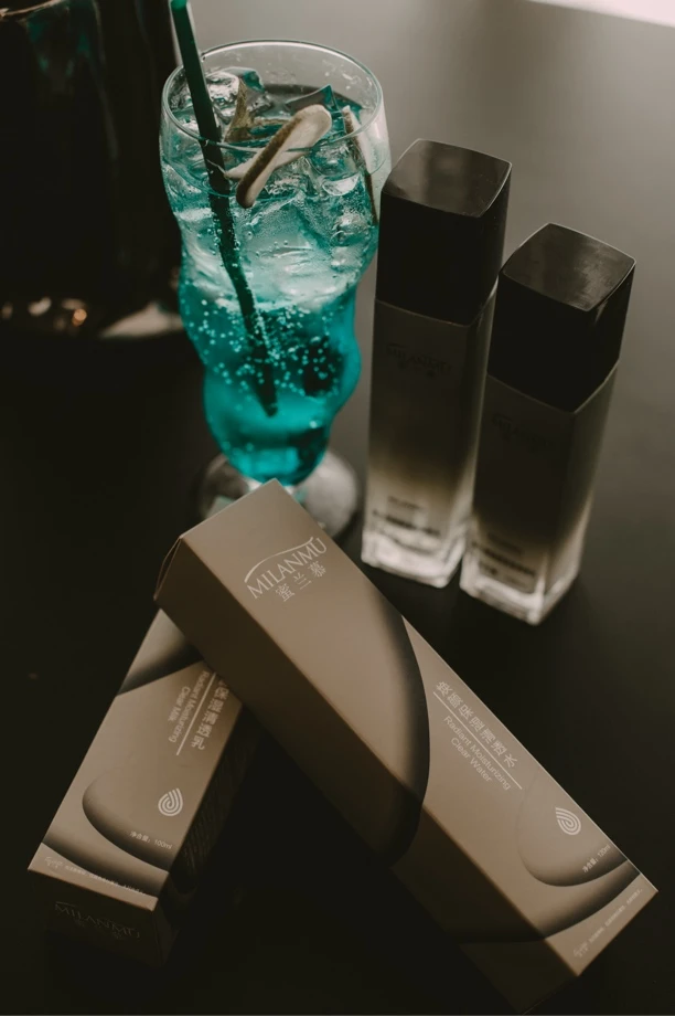 蜜兰慕焕颜保湿清透水乳