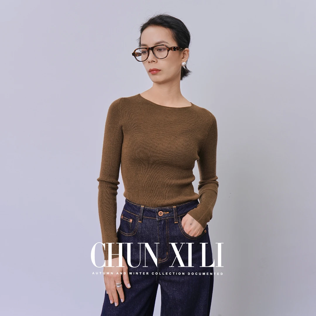 【新澳精纺】CHUNXILI/春熙里 气质无缝一体圆领针织衫D00M44138