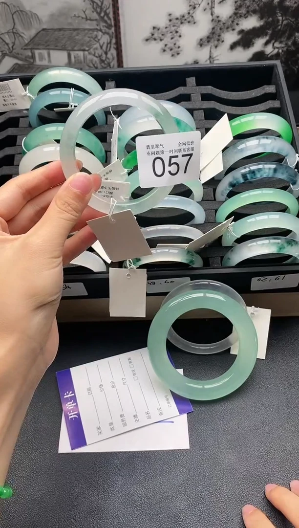 【闪购商品】石英质玉手镯合金057