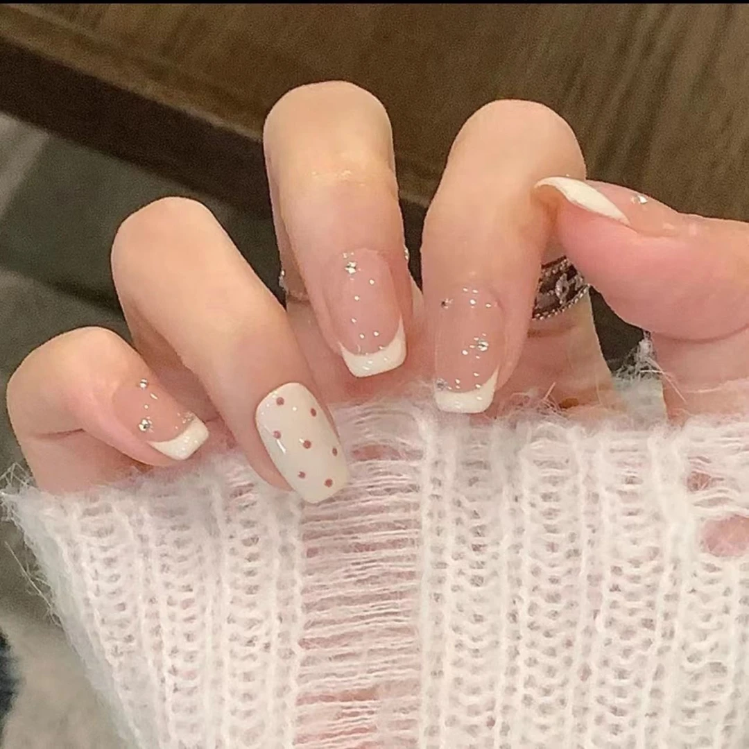 穿戴甲法式短款简约高级感美甲成品贴片百搭清新网红指甲片新款