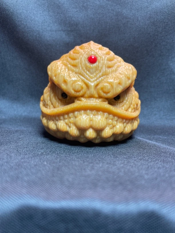 《鸿运满钉恶霸》实心竹龙血金丝竹竹雕金蟾招财《送油刷》