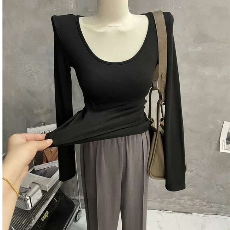 秋季2025时尚垫肩长袖T恤女性感修身显瘦百搭U领纯色打底衫上衣