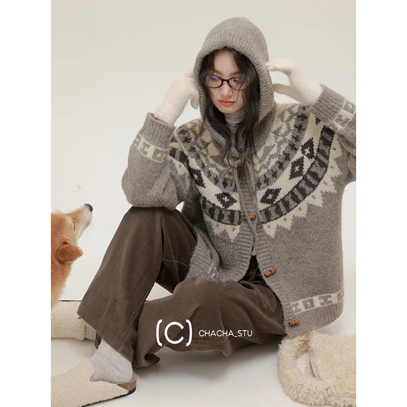 CHACHASTU【费尔岛】重磅提花设计牛角扣连帽加厚毛衣外套  YS662