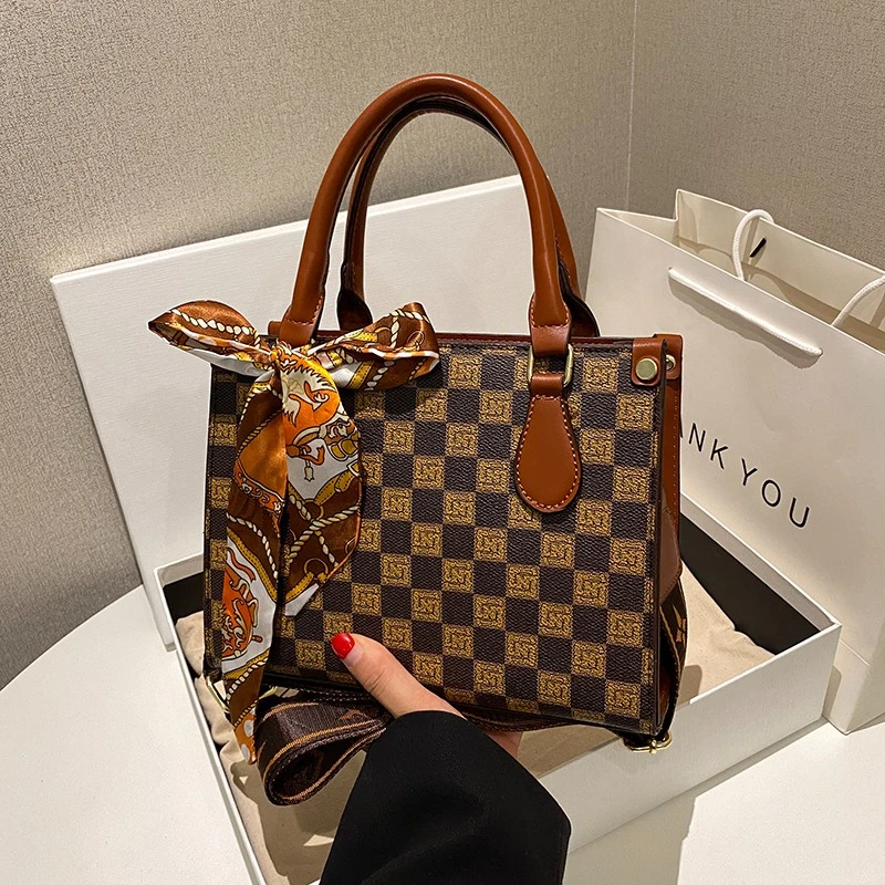 【宠粉现货】新款小香风轻奢时尚单肩斜挎包小托特包2706