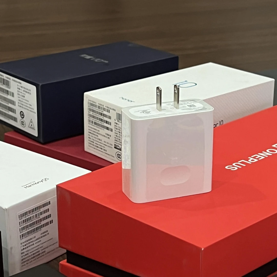 准新品  适用华为立讯美规65W超级快充多设备电源适配器