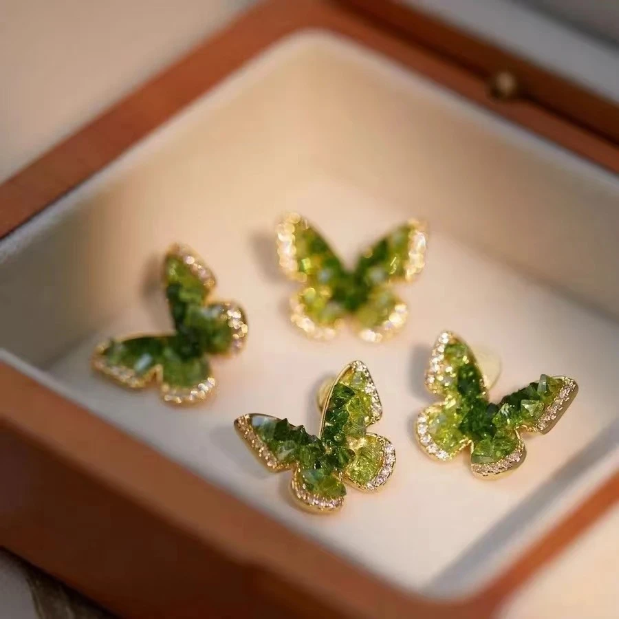 铜合金玻璃耳饰 绿色渐变水晶蝴蝶时尚轻奢高级感无耳洞耳夹耳饰