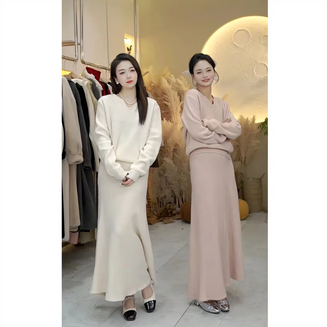 桔子甜了2024秋冬休闲时尚气质显瘦百搭V领毛衣连衣裙两件套套装