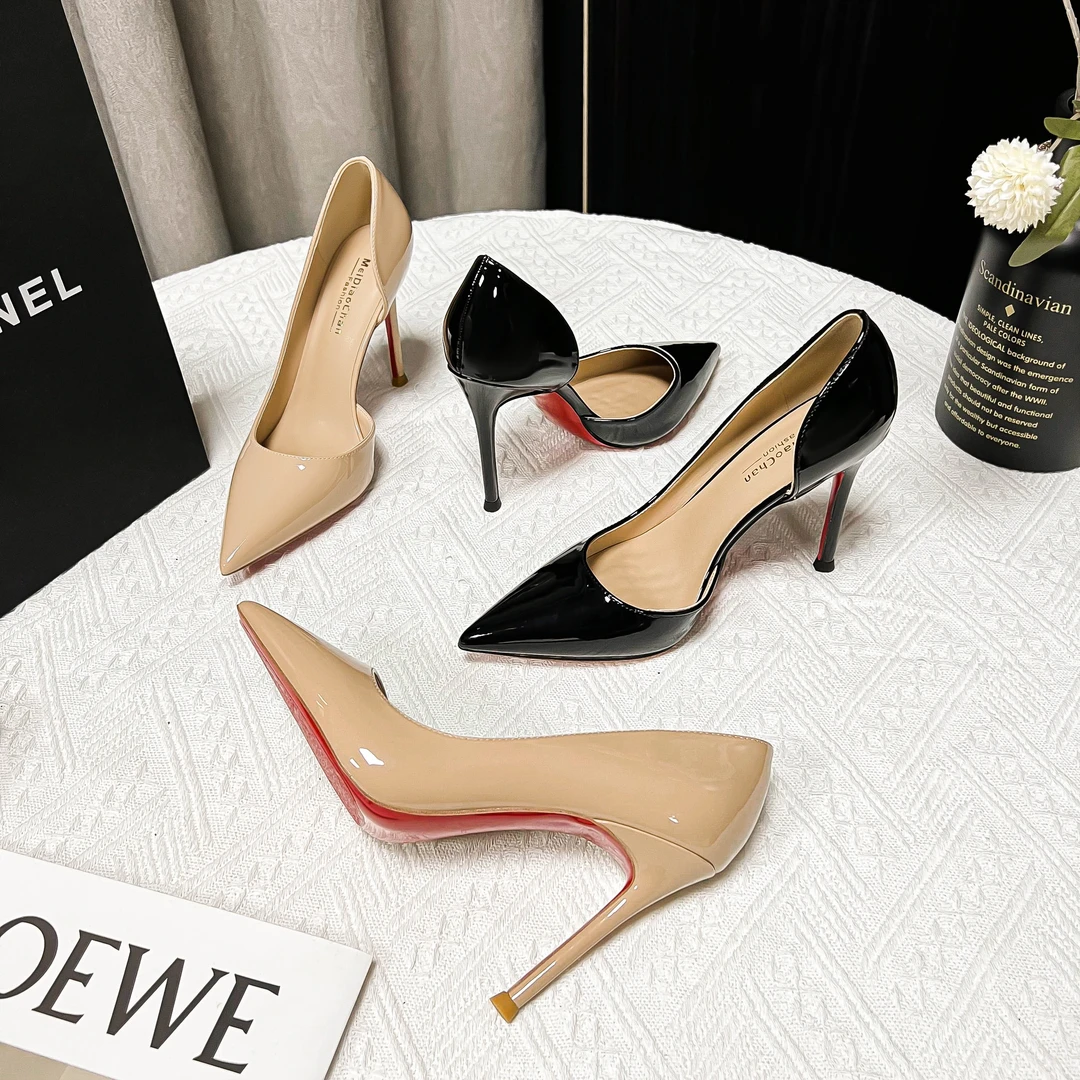 【牛皮】Sally Fan 纯色韩版性感侧空红底尖头设计款！浅口高跟女鞋