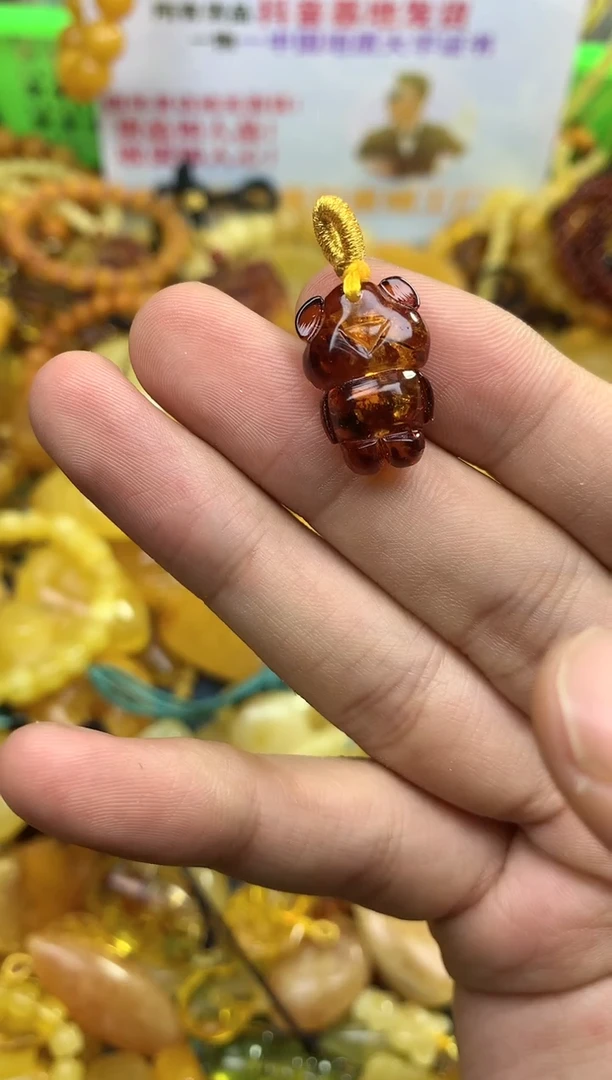 【闪购商品】蜜蜡珠宝奇石未镶嵌小熊随机发