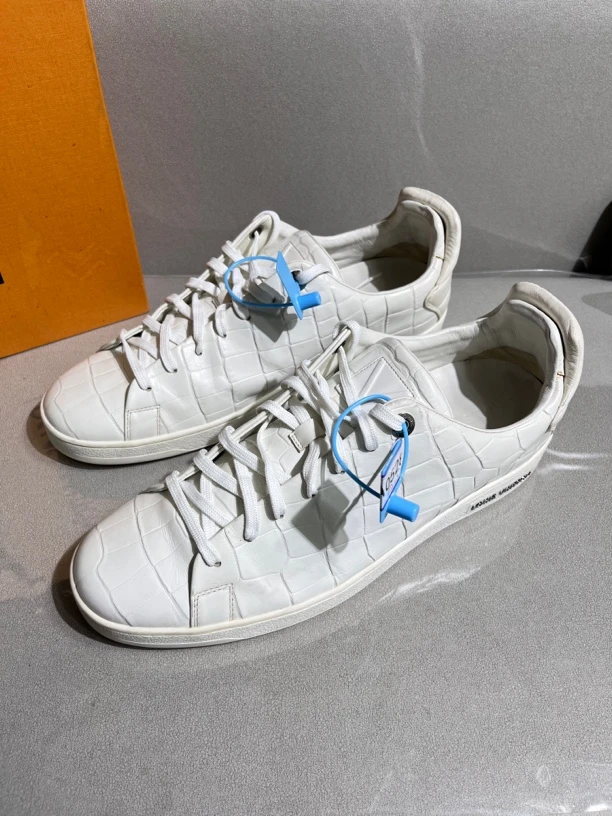 99新 LouisVuitton/路易威登 frontrow板鞋男鞋白色 42.5码 99新