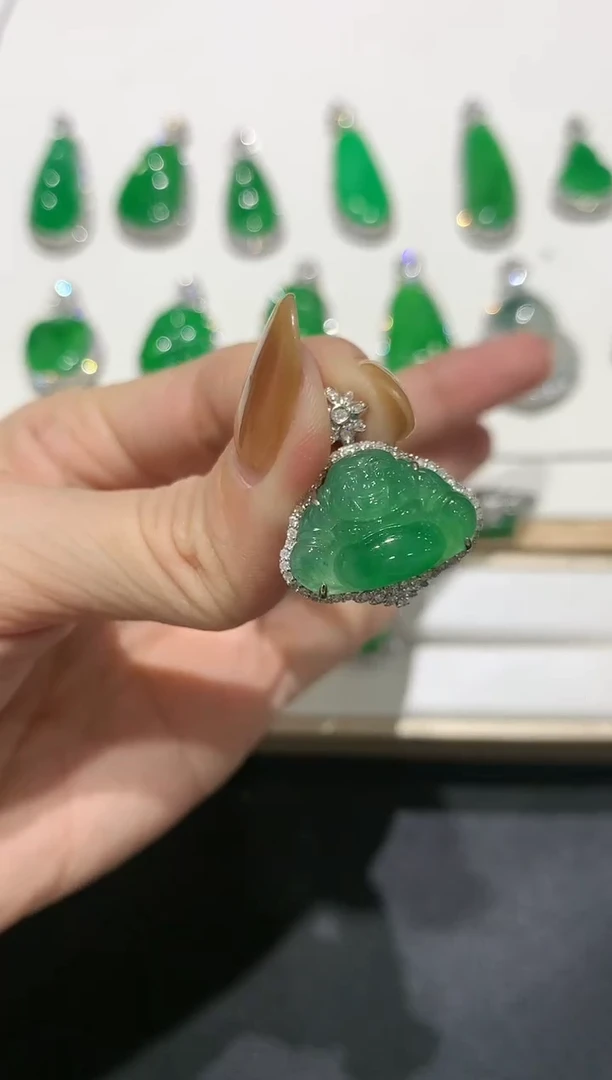 【闪购商品】翡翠吊坠(不含链)18K金镶嵌团购4