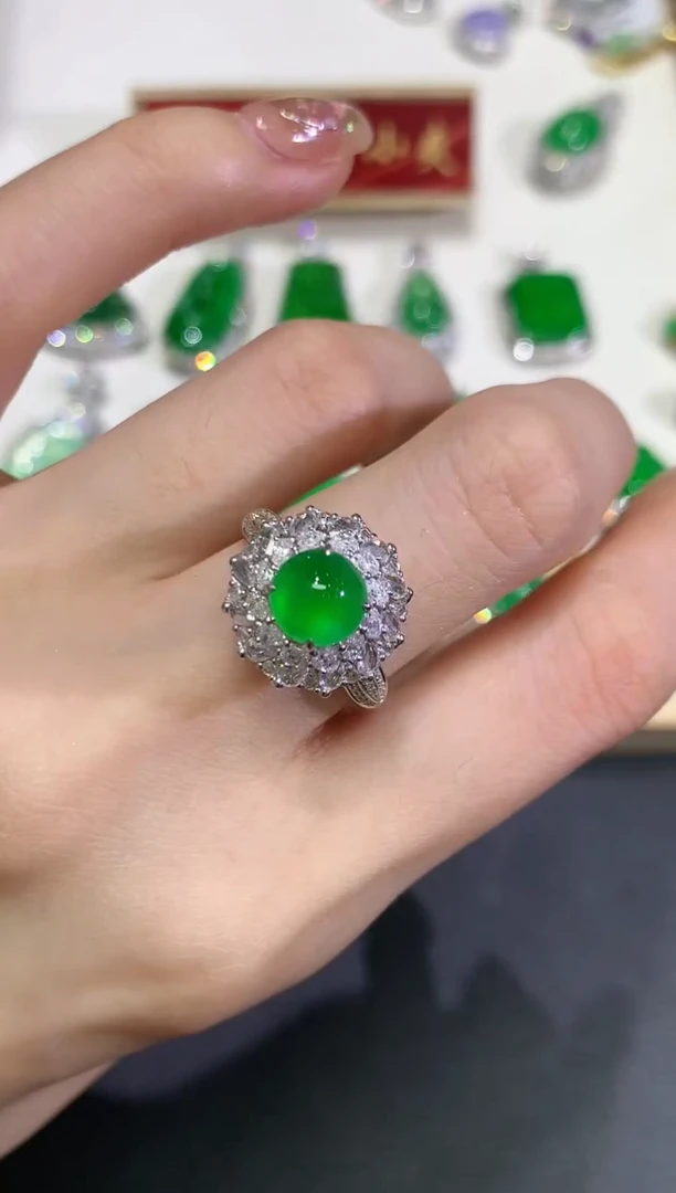 【闪购商品】翡翠颈饰18K金镶嵌团购1