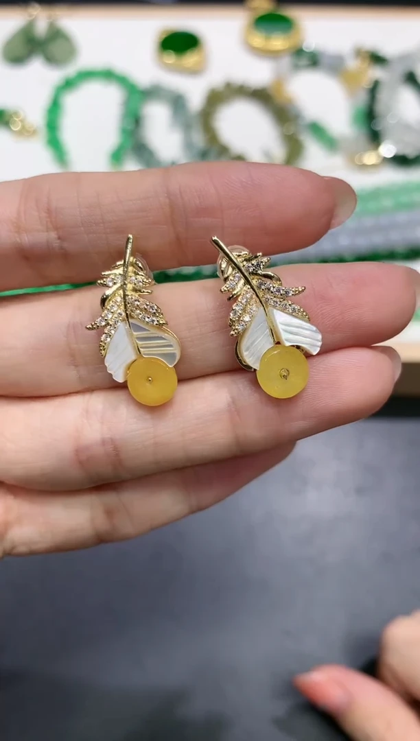 【闪购商品】翡翠吊坠(不含链)合金29多人多样性随机发货1件