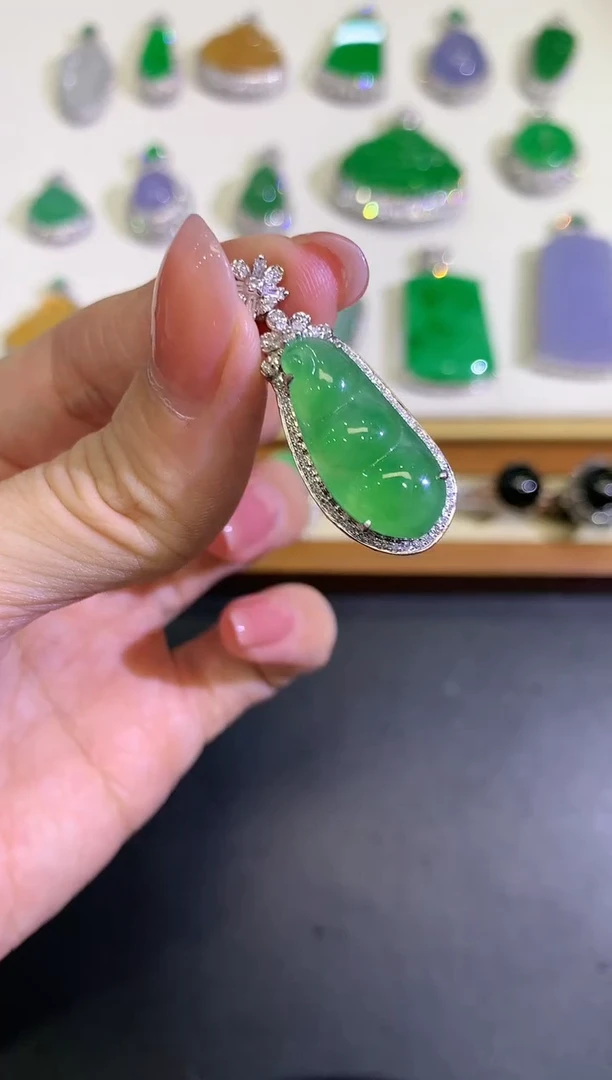 【闪购商品】翡翠吊坠(不含链)18K金镶嵌团购4