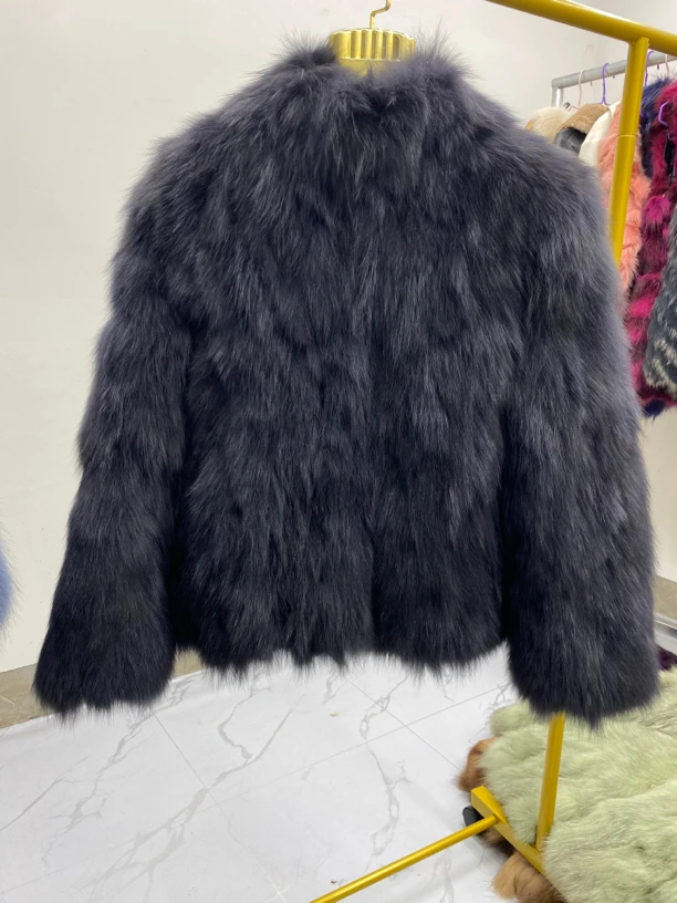 2023年时尚女装狐狸外套