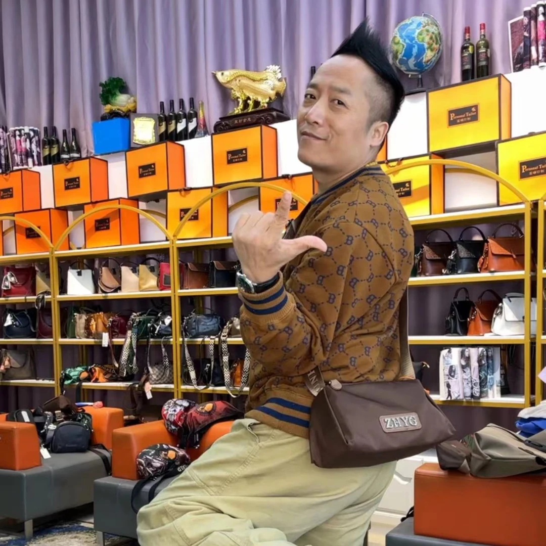 2025新款 大容量枕头包 时尚经典休闲复古女士单肩包       9516