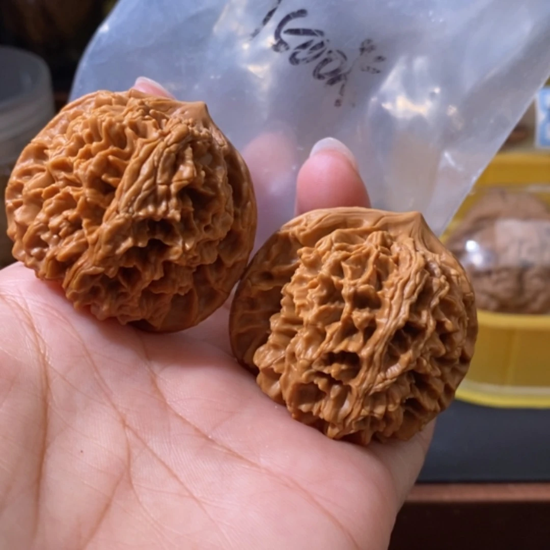 【闪购商品】文玩核桃吊坠天**一