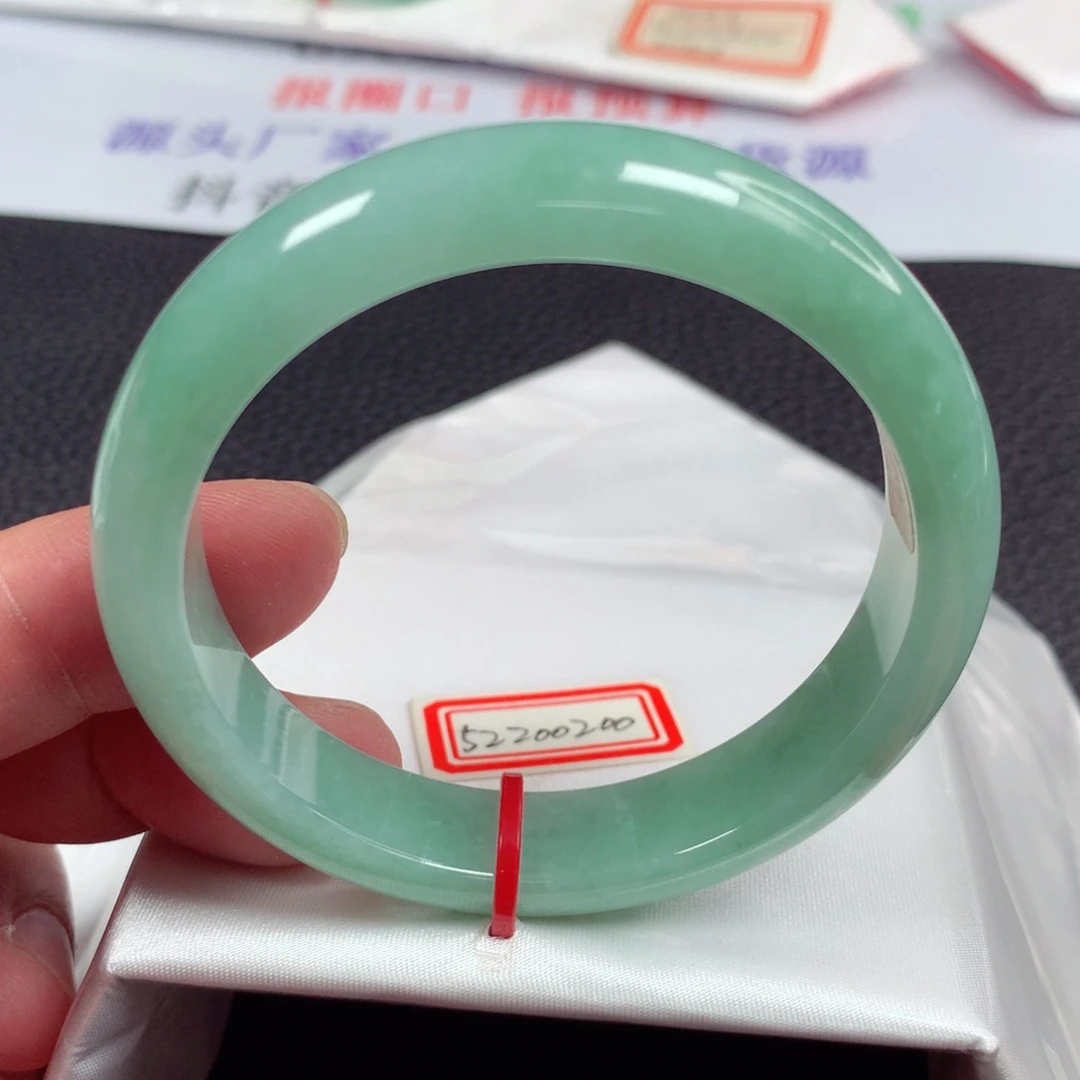 翡翠手镯未镶嵌天然翡翠手镯