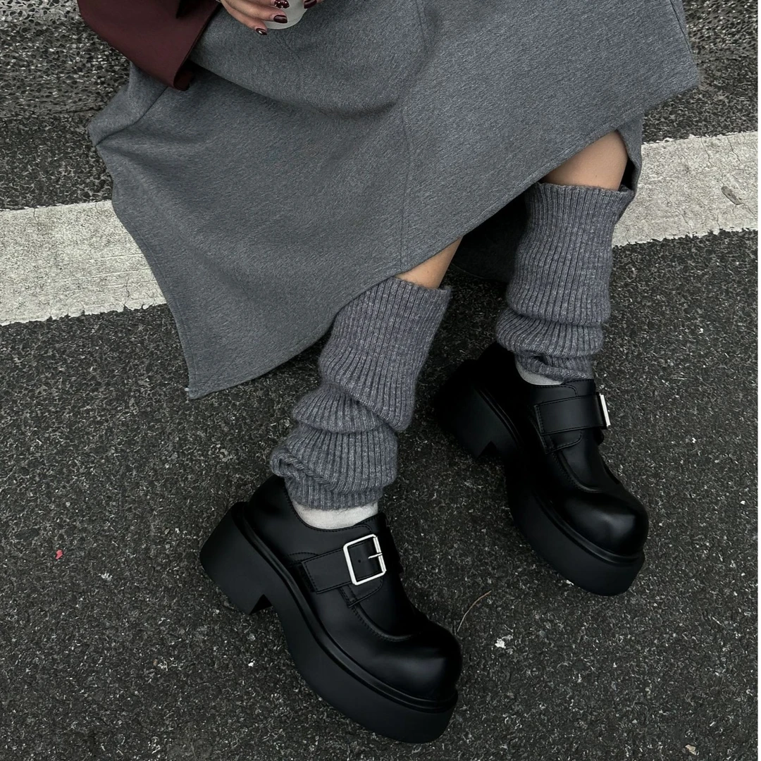 F3K3239 SGIRL TWTW英伦风大头乐福鞋粗跟厚底皮带扣圆头黑色德比