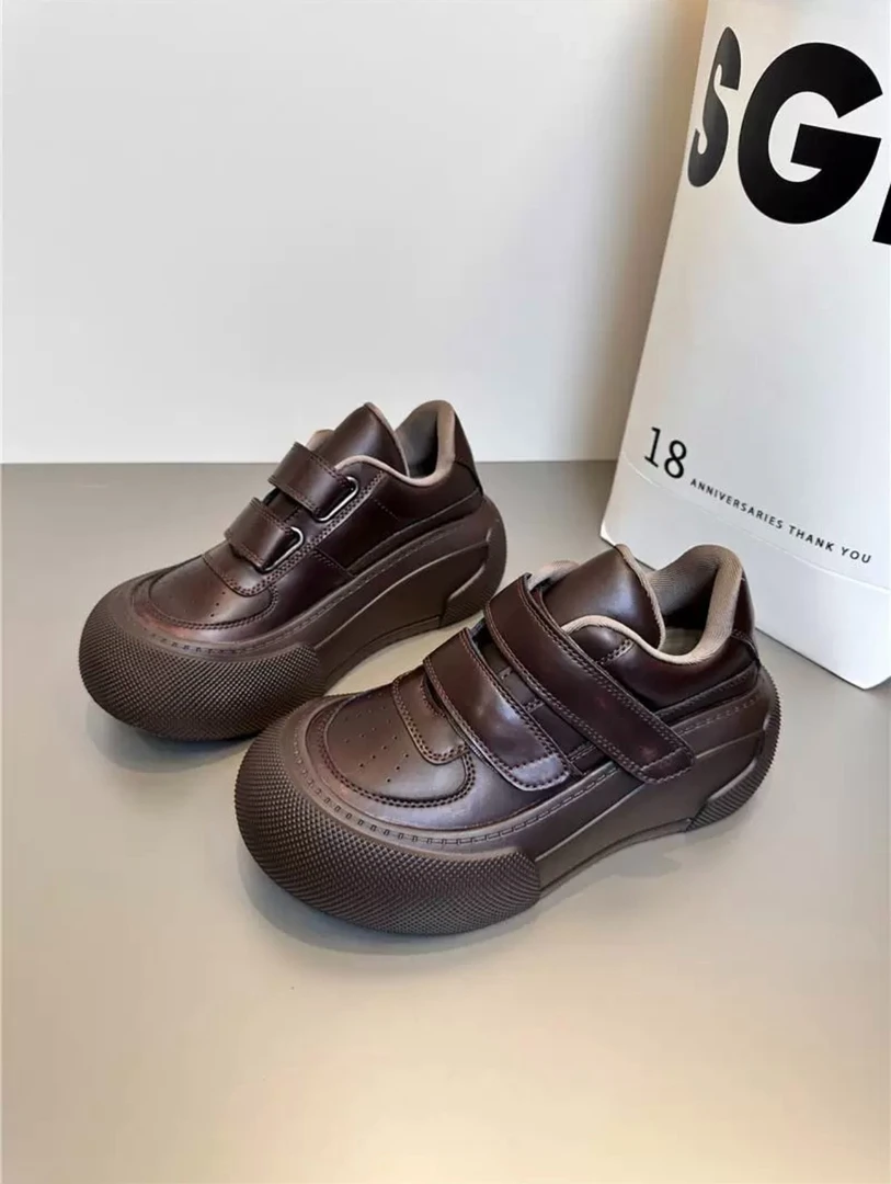 C3J3268 SGIRL TWTW轻奢增高软底面包鞋秋冬百搭魔术贴松糕大头款