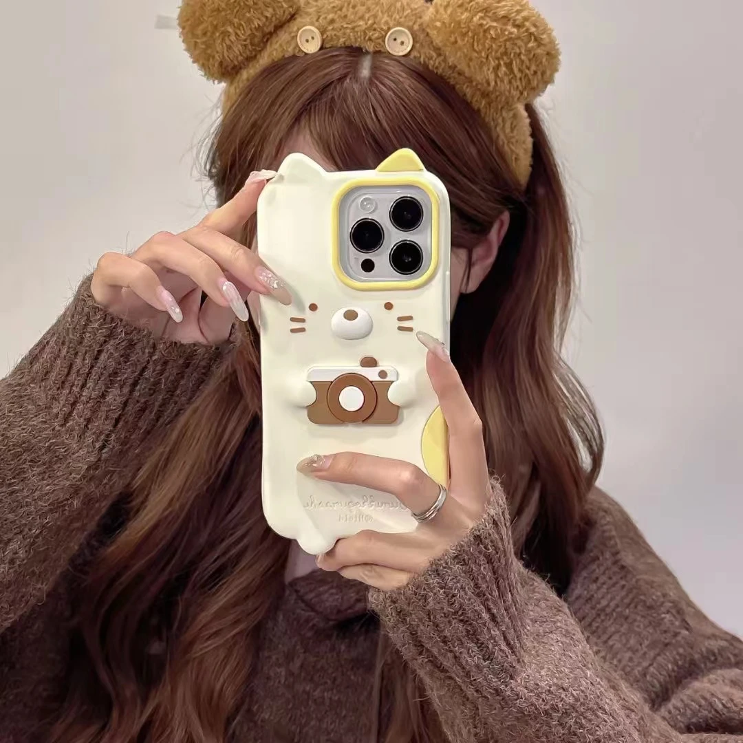 ins白色可爱猫咪立体相机适用iphone16pro苹果15promax手机壳14软