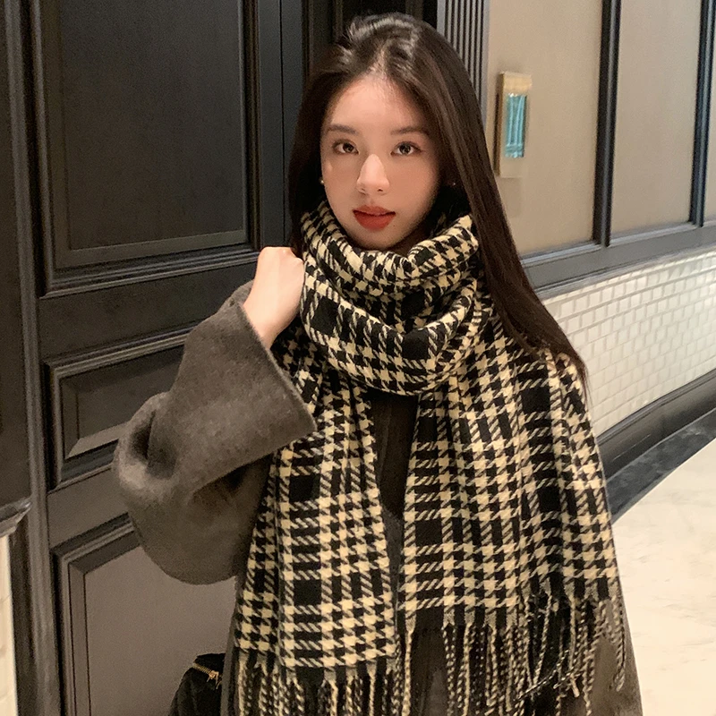 千鸟格子围巾女秋冬高级感韩版百搭秋季新品流苏针织复古格子围脖