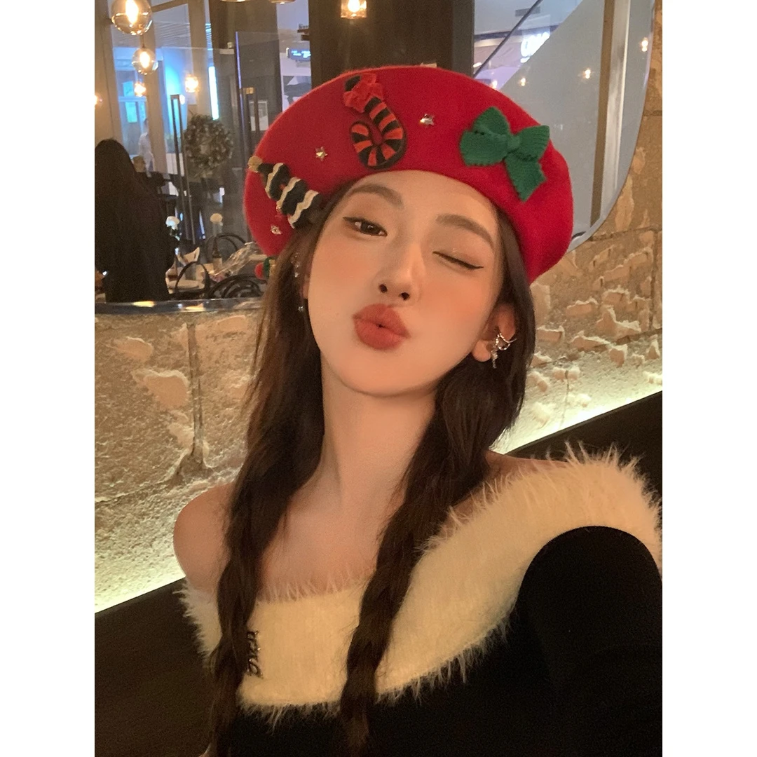 圣诞氛围感贝雷帽女秋冬日系甜美电动感羊毛画家帽出行百搭蓓蕾帽