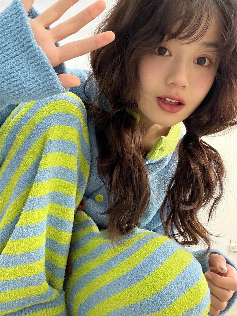 韩版高级条纹半边绒睡衣女冬款新款加厚毛绒针织家居服套装可外穿