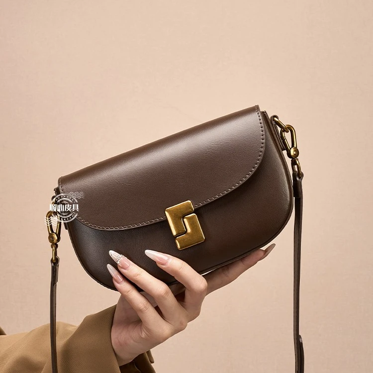 真皮小众斜挎包女百搭腋下包轻奢马鞍包设计师款小包包真皮6809
