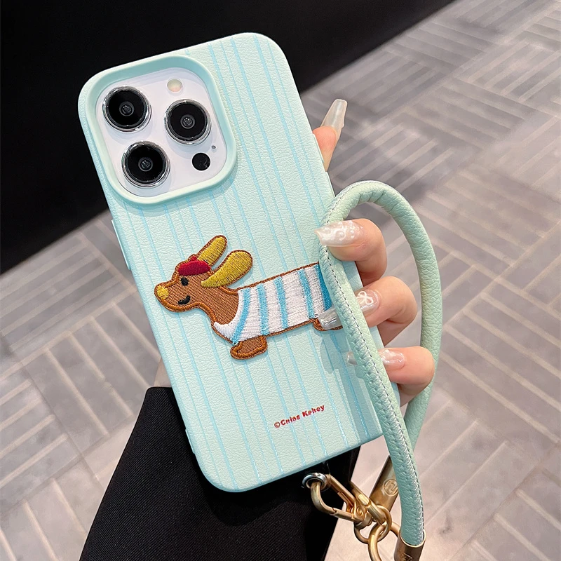 适用苹果15promax手机壳ins荔枝纹立体刺绣狗狗14/13/12/11全包女