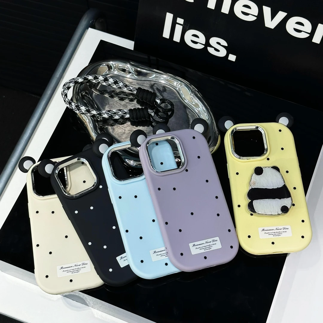 苹果15简约波点熊猫支架iPhone14PROMAX立体耳朵手机壳手提斜跨绳