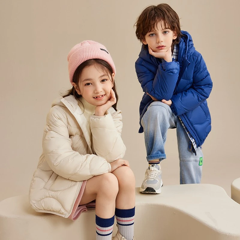 鸭鸭精选儿童轻羽绒90鸭绒男女童轻薄休闲保暖连帽简约9801