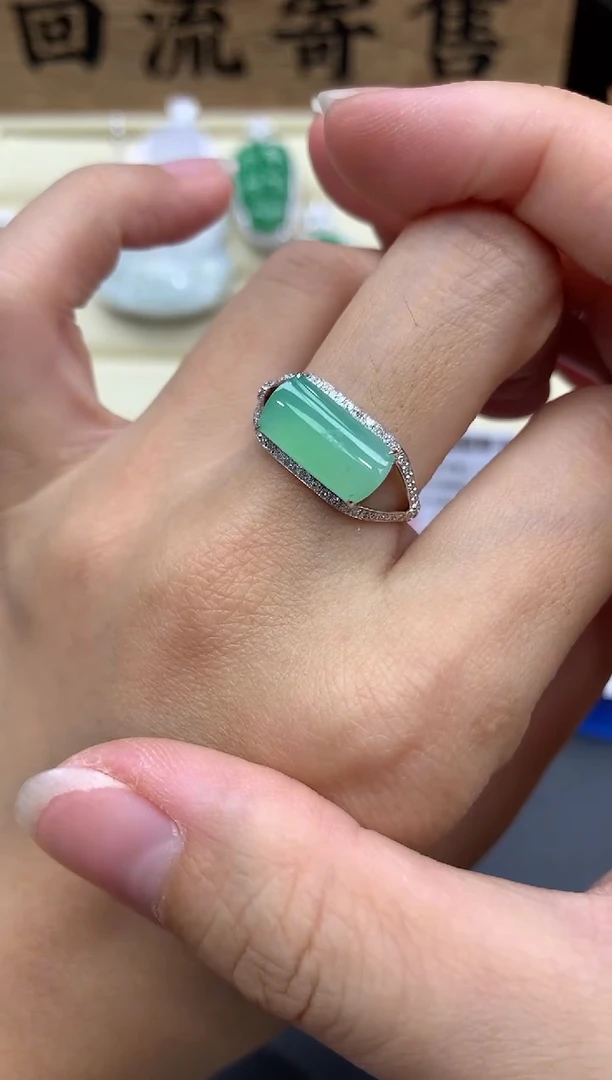 【闪购商品】翡翠戒指18K金镶嵌584-多人