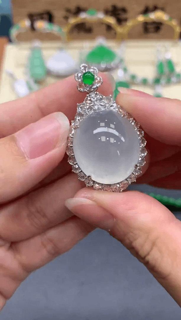 【闪购商品】翡翠颈饰18K金镶嵌643-多人