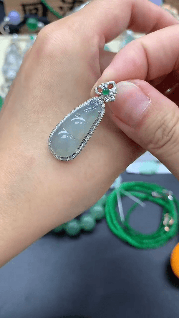 【闪购商品】翡翠颈饰18K金镶嵌210-多人