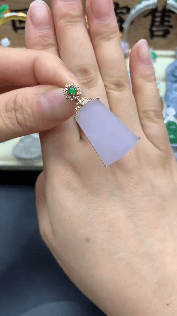 【闪购商品】翡翠颈饰18K金镶嵌333-多人